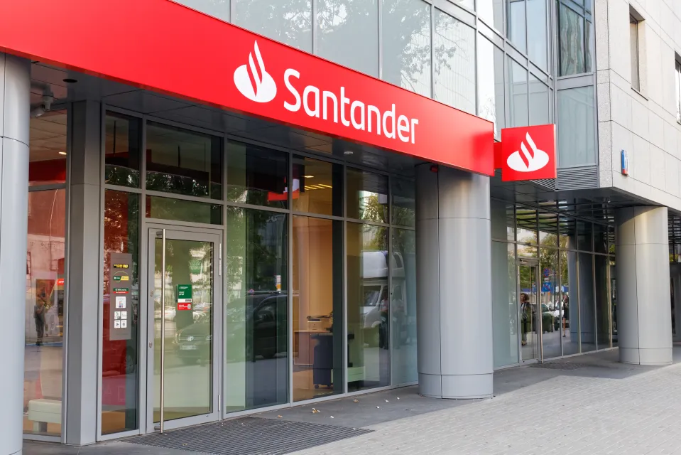 Santander is a Spanish bank that has branches in Mexico and the United States