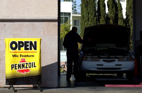 Places to change your car's oil